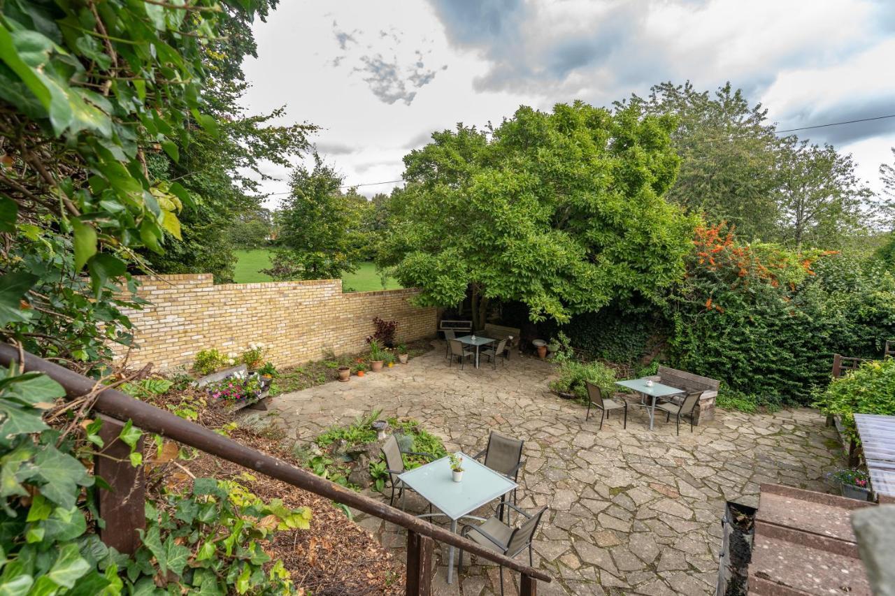 Rock House Bed And Breakfast Μέιντστοουν Εξωτερικό φωτογραφία