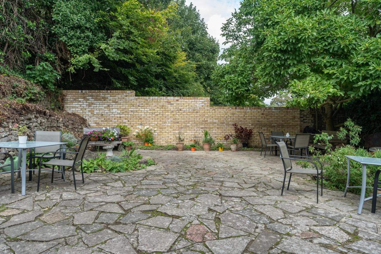 Rock House Bed And Breakfast Μέιντστοουν Εξωτερικό φωτογραφία